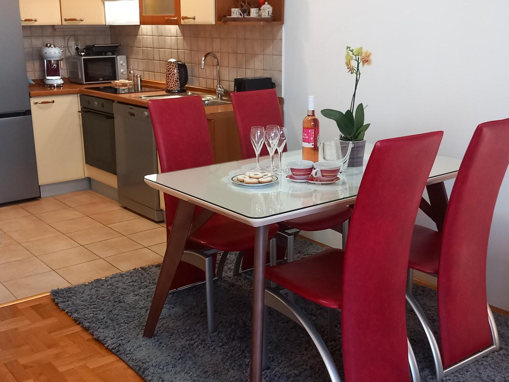 Apartment Harmony - Pleasant And Comfortable Place With A Balcony And A Secured Garage 스플리트 외부 사진